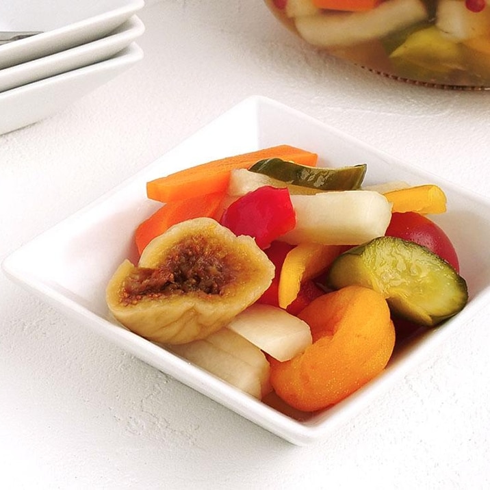 彩り野菜とドライフルーツのピクルス